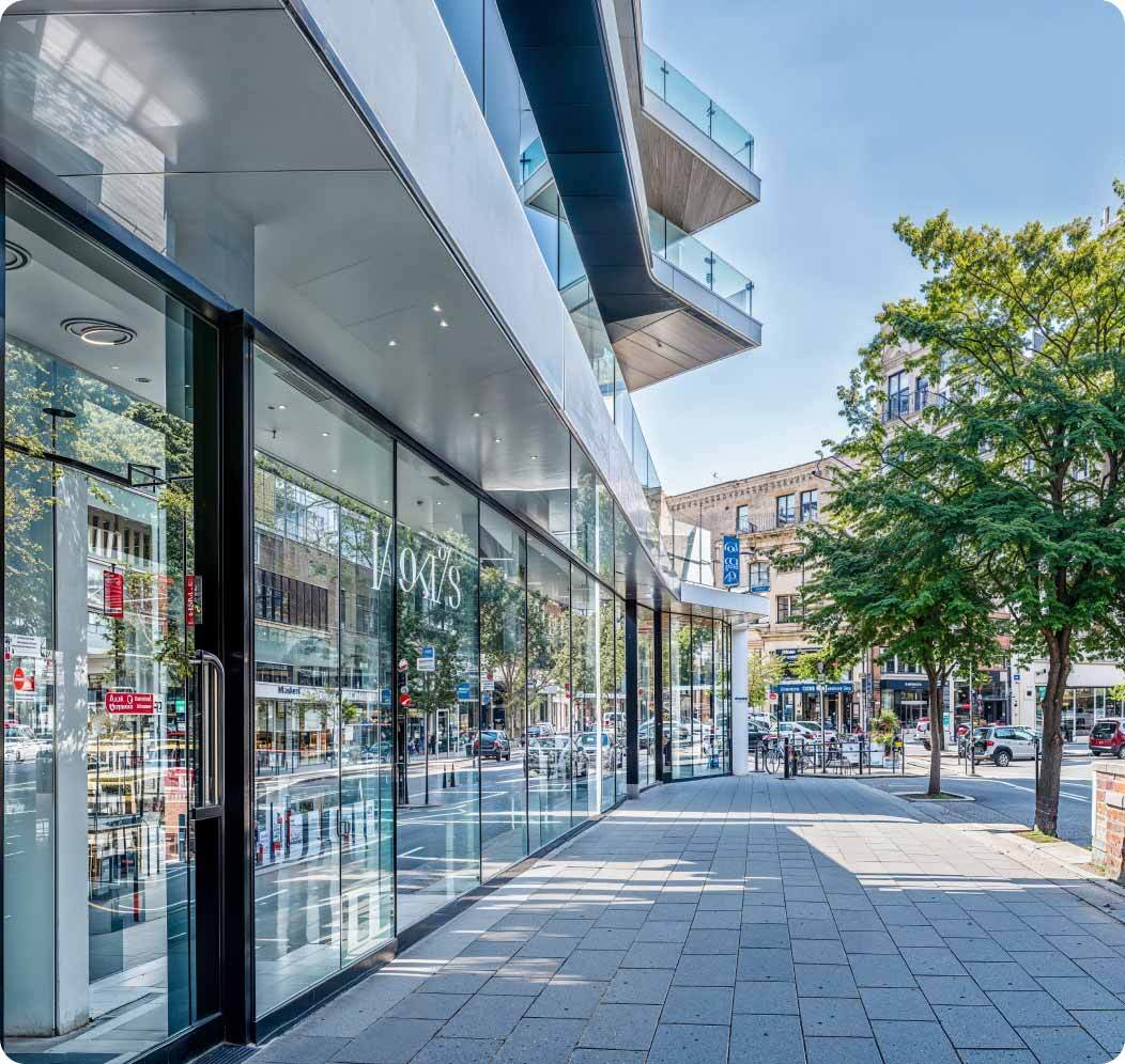 Einkaufsstrasse zur symbolischen Darstellung des Standortvorteils durch Glasfaser